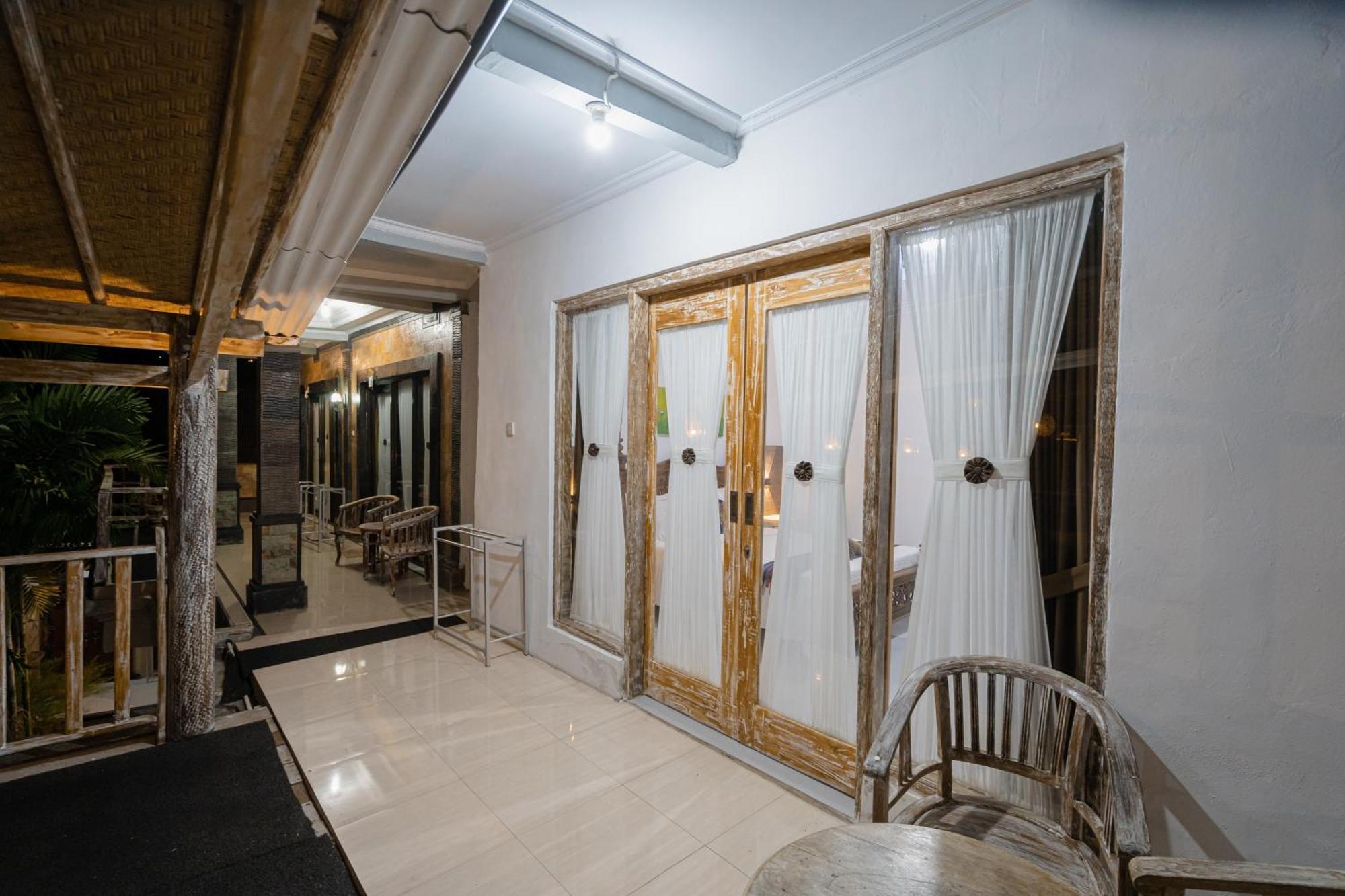 The Mel Homestay Batununggul Екстериор снимка