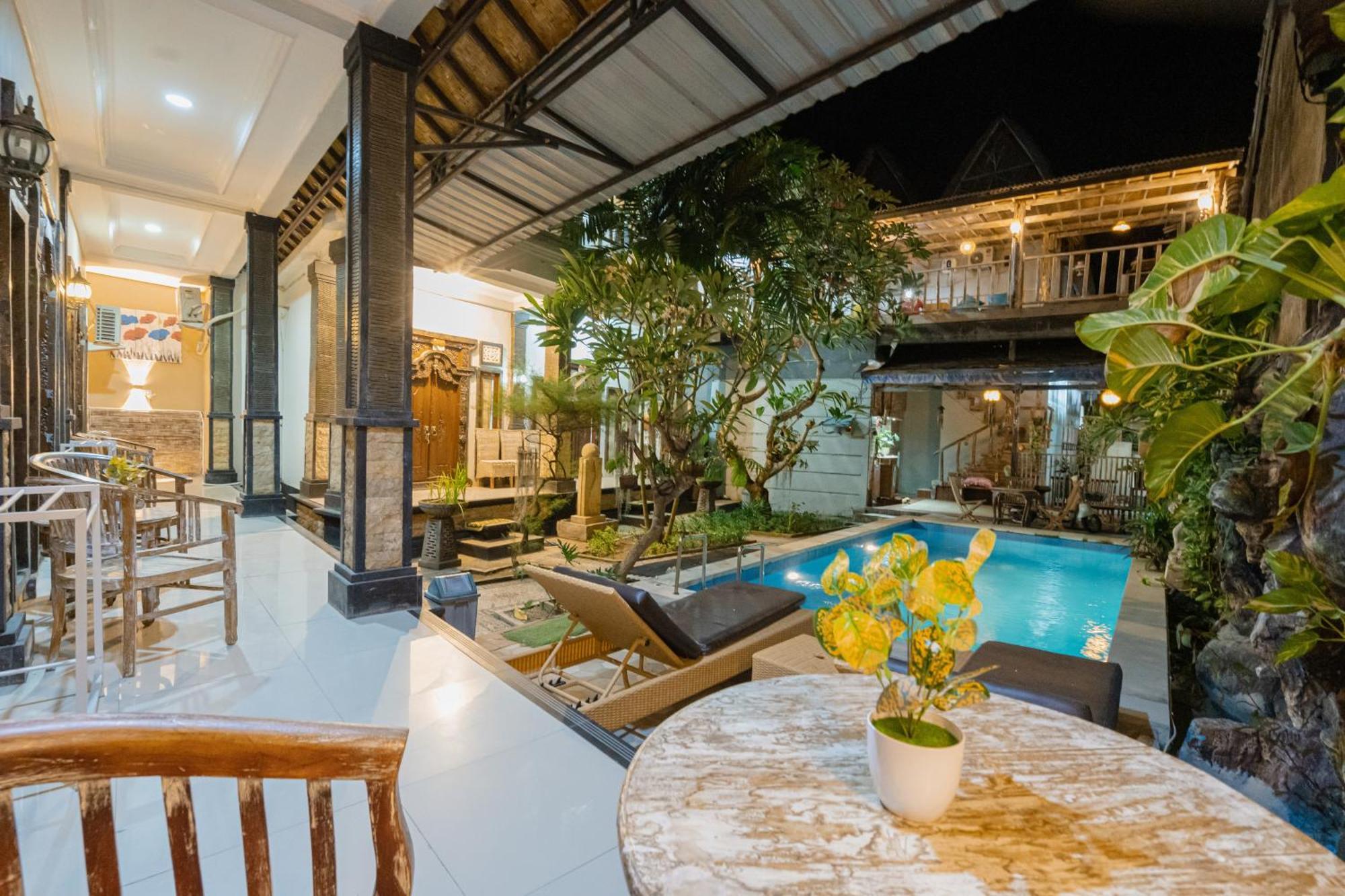 The Mel Homestay Batununggul Екстериор снимка