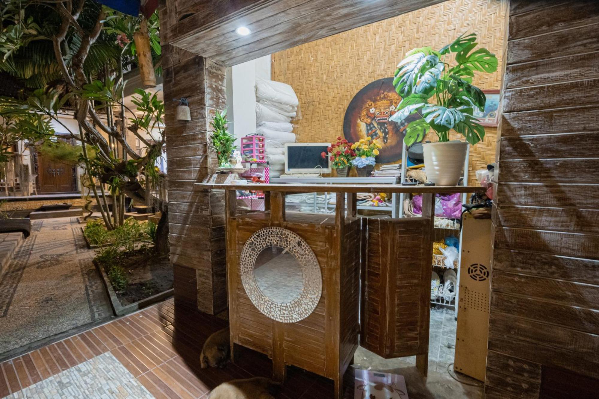 The Mel Homestay Batununggul Екстериор снимка