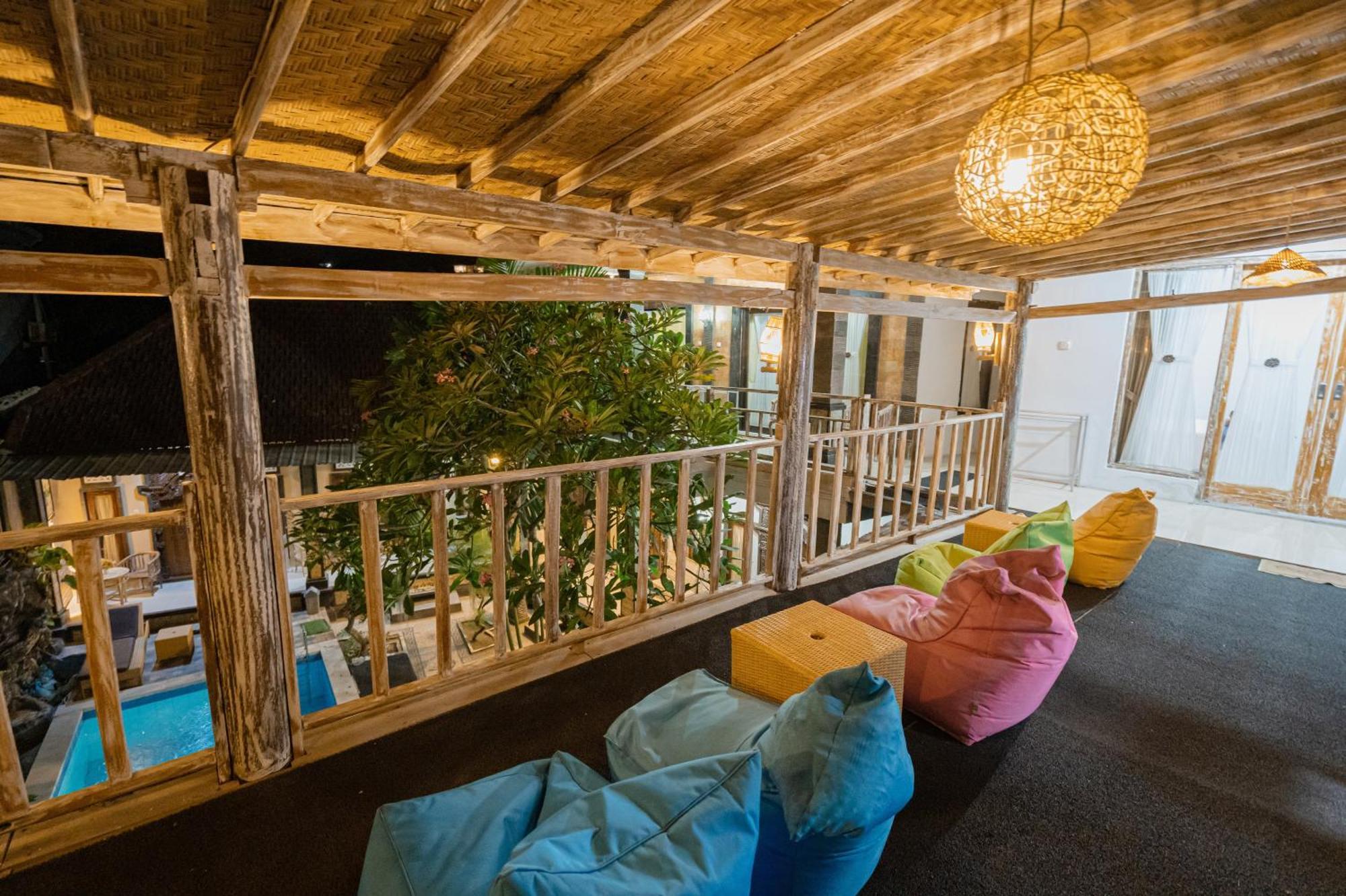 The Mel Homestay Batununggul Екстериор снимка