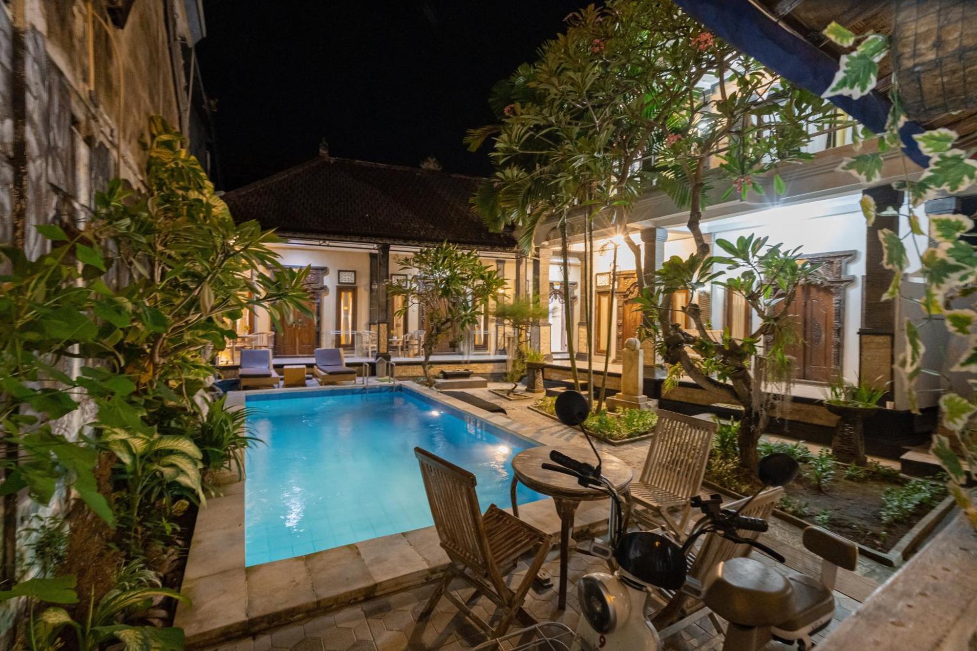 The Mel Homestay Batununggul Екстериор снимка