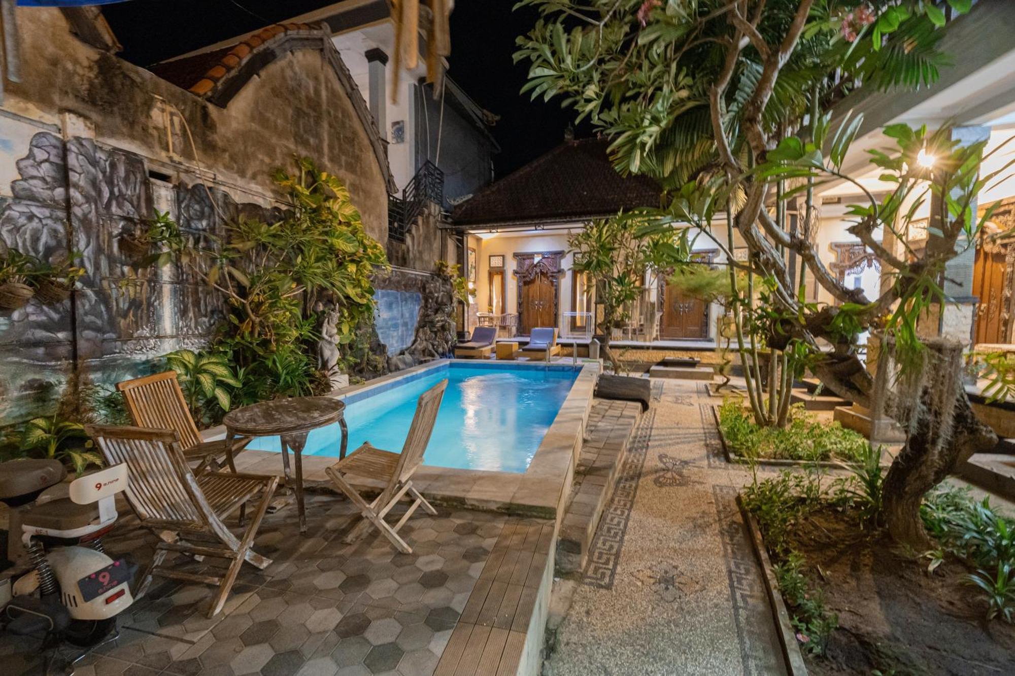 The Mel Homestay Batununggul Екстериор снимка