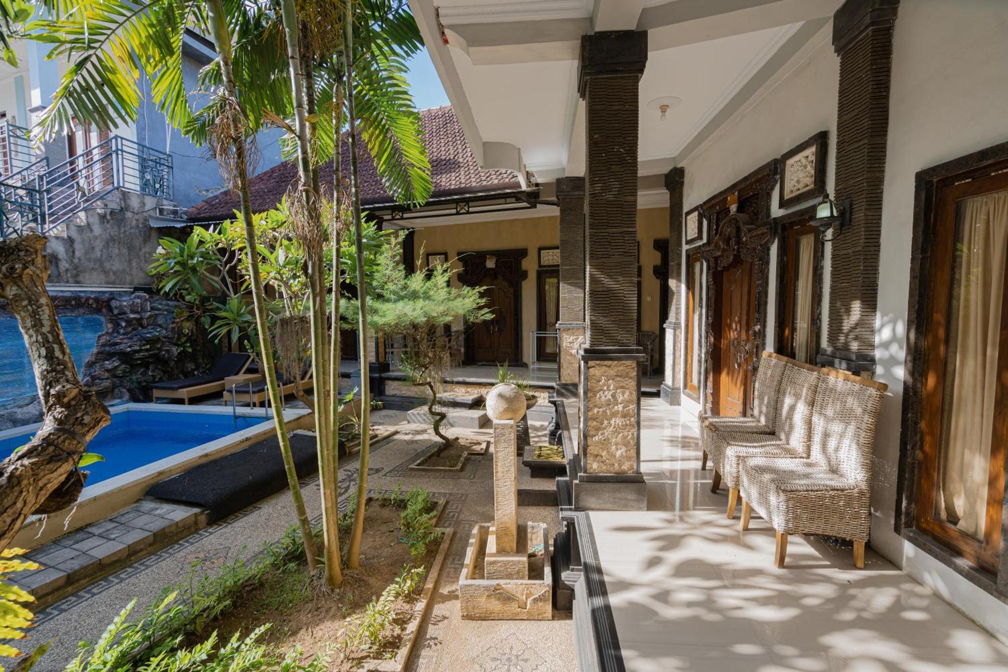 The Mel Homestay Batununggul Екстериор снимка
