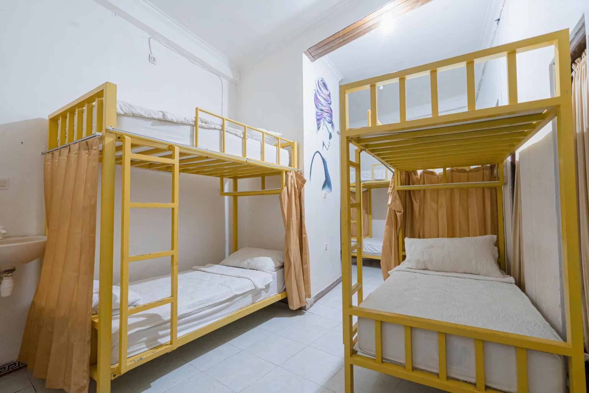 The Mel Homestay Batununggul Екстериор снимка