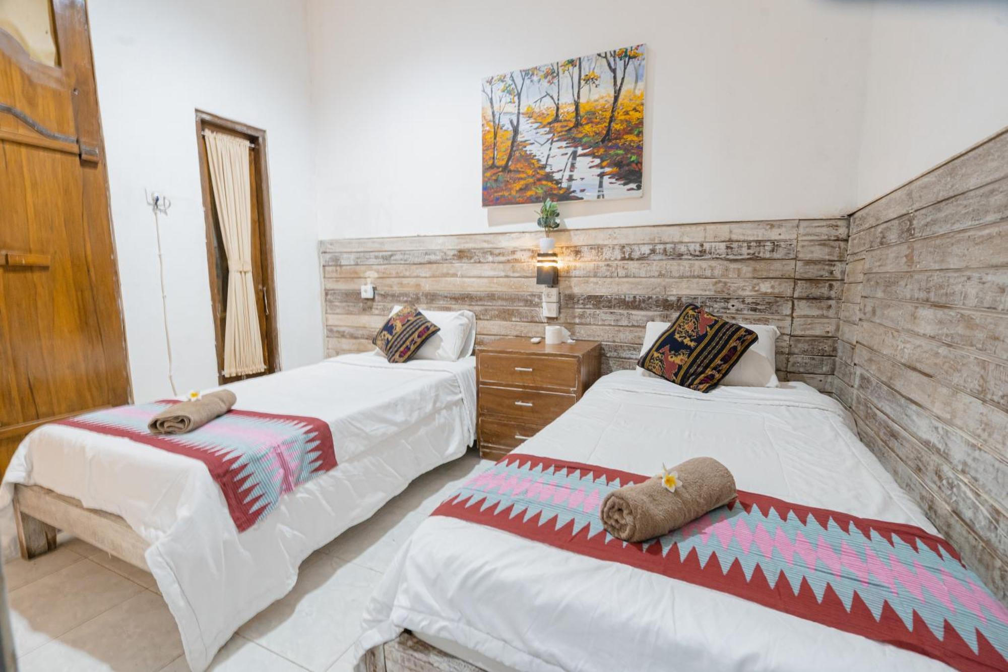 The Mel Homestay Batununggul Екстериор снимка