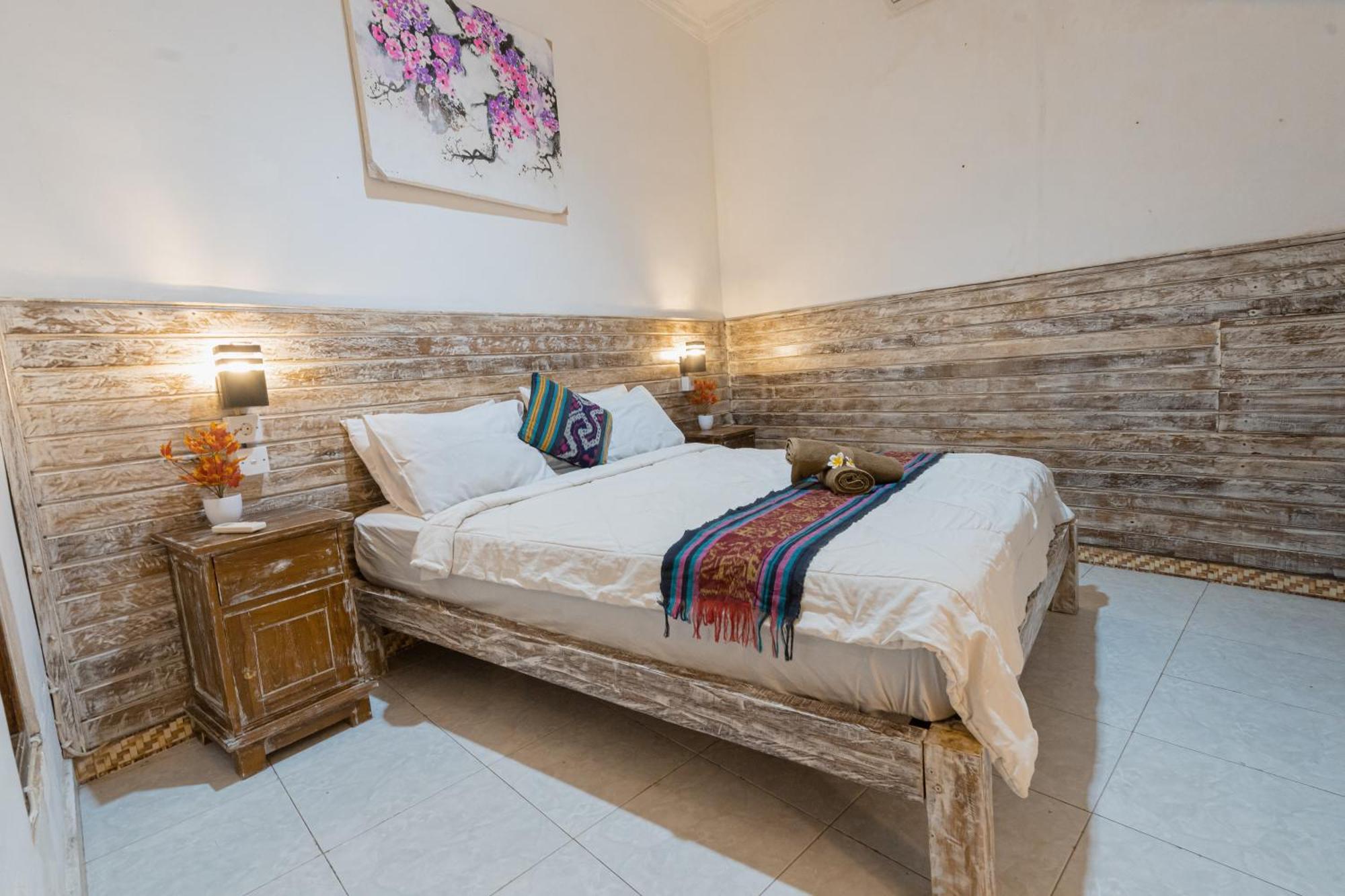 The Mel Homestay Batununggul Екстериор снимка