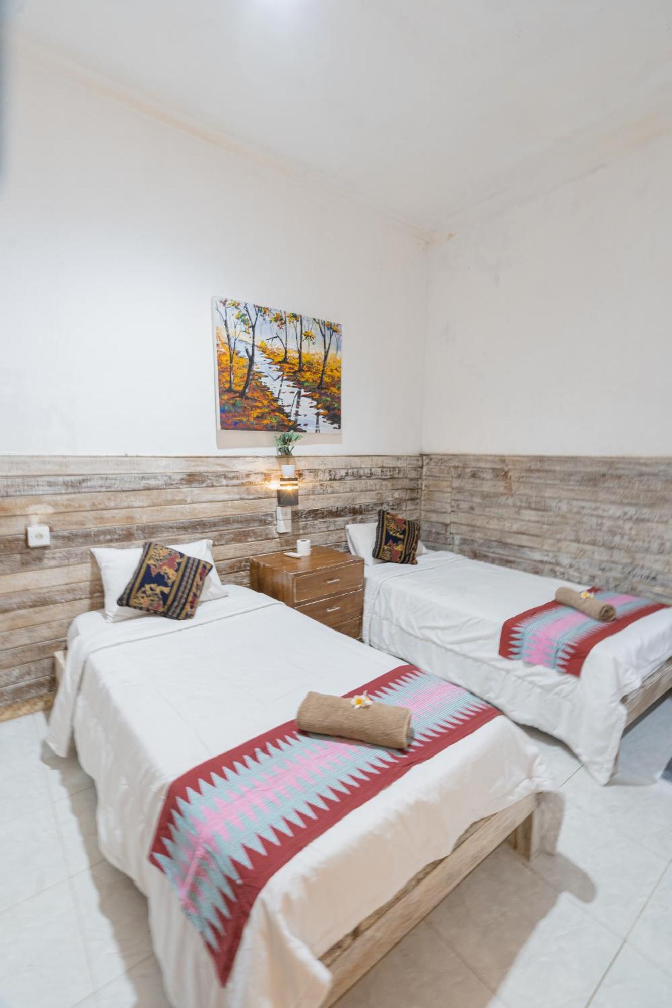 The Mel Homestay Batununggul Екстериор снимка