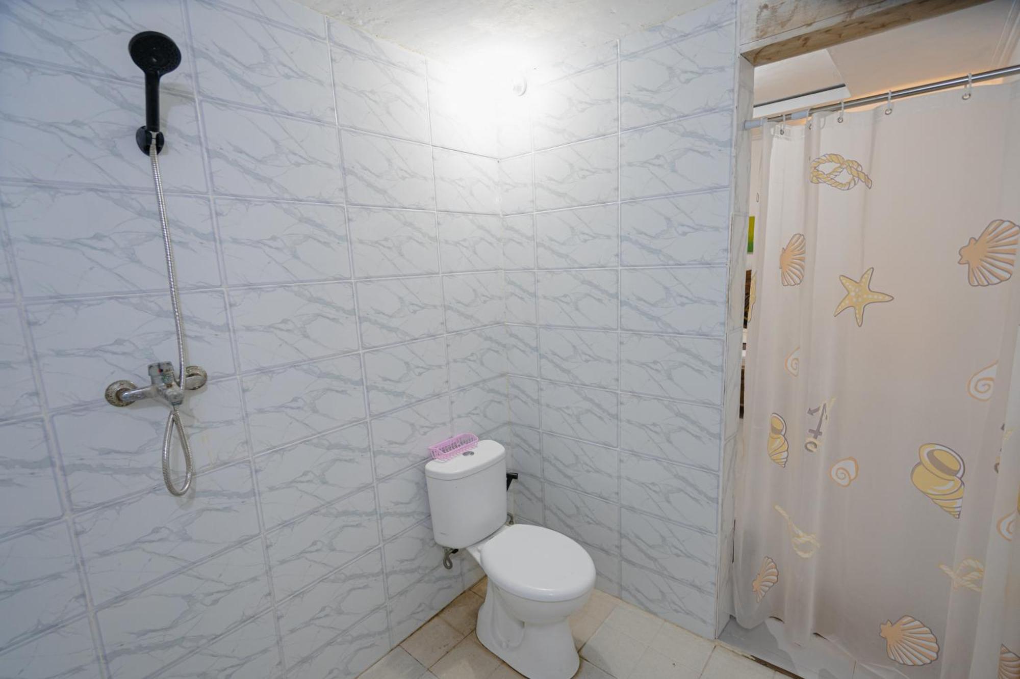 The Mel Homestay Batununggul Екстериор снимка
