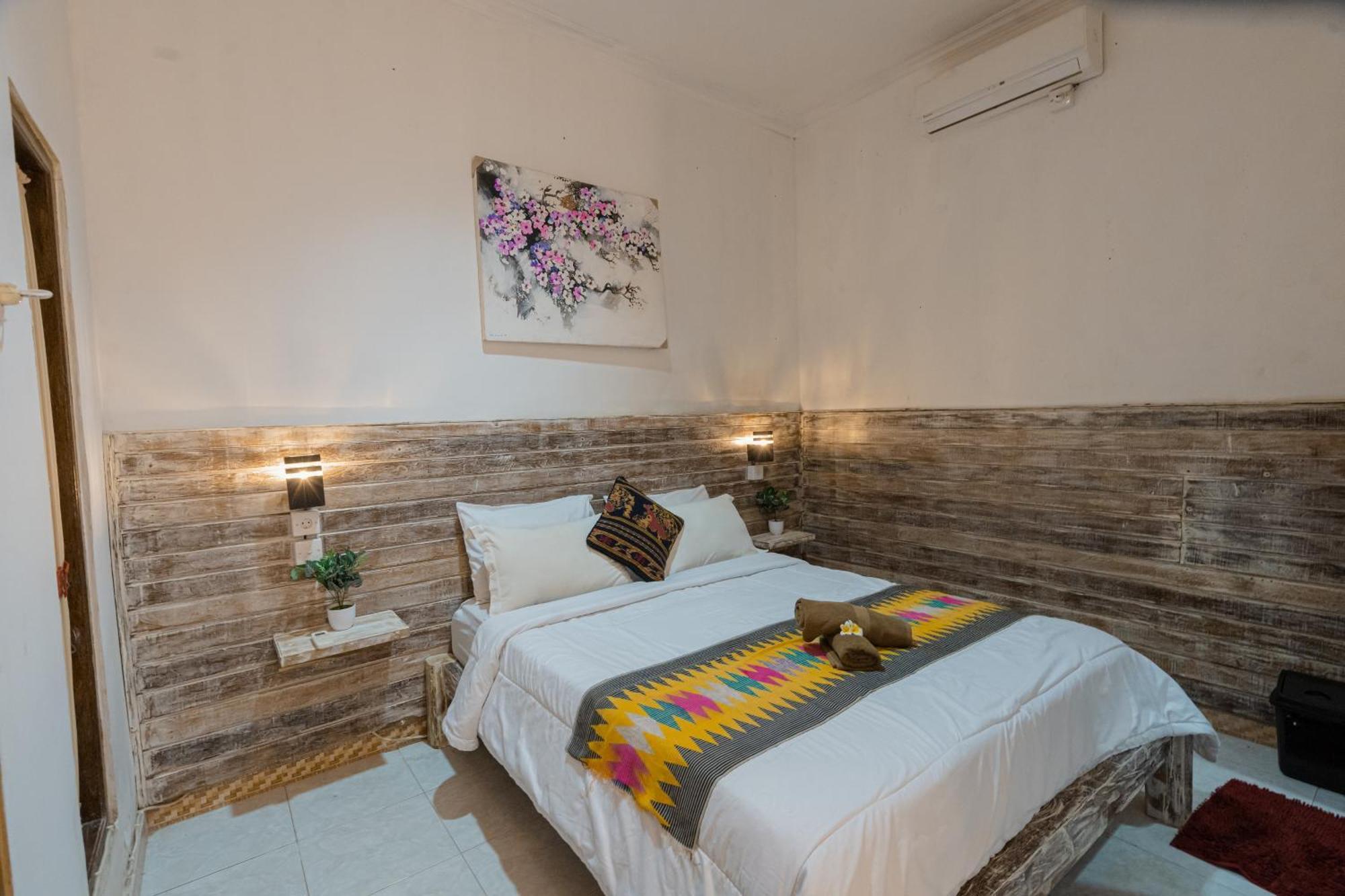 The Mel Homestay Batununggul Екстериор снимка