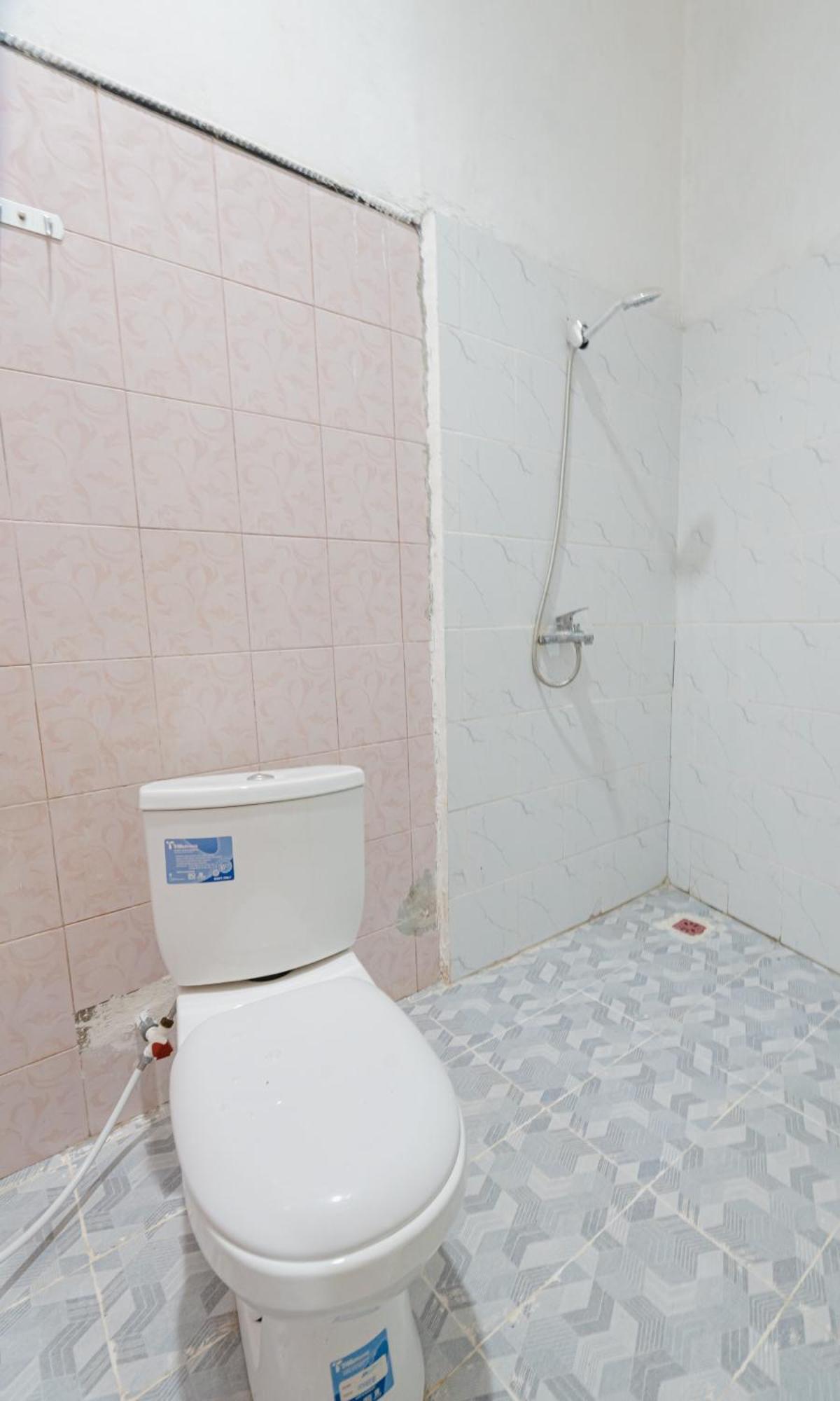 The Mel Homestay Batununggul Екстериор снимка